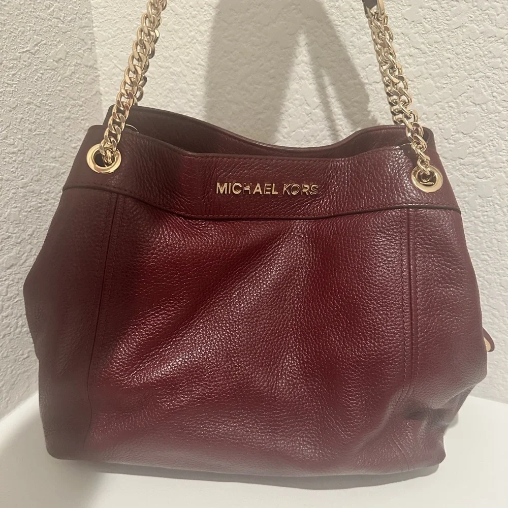 Michael Kors Jet Set Merlot Pebbled Leather Large Shoulder Bag Tote Chain Strap